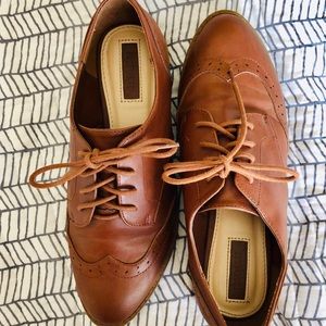 Super cute hard shell lace ups!